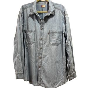 Levi’s Vintage Red Tab Denim Shirt Men's Size XL Light Wash Long Sleeve